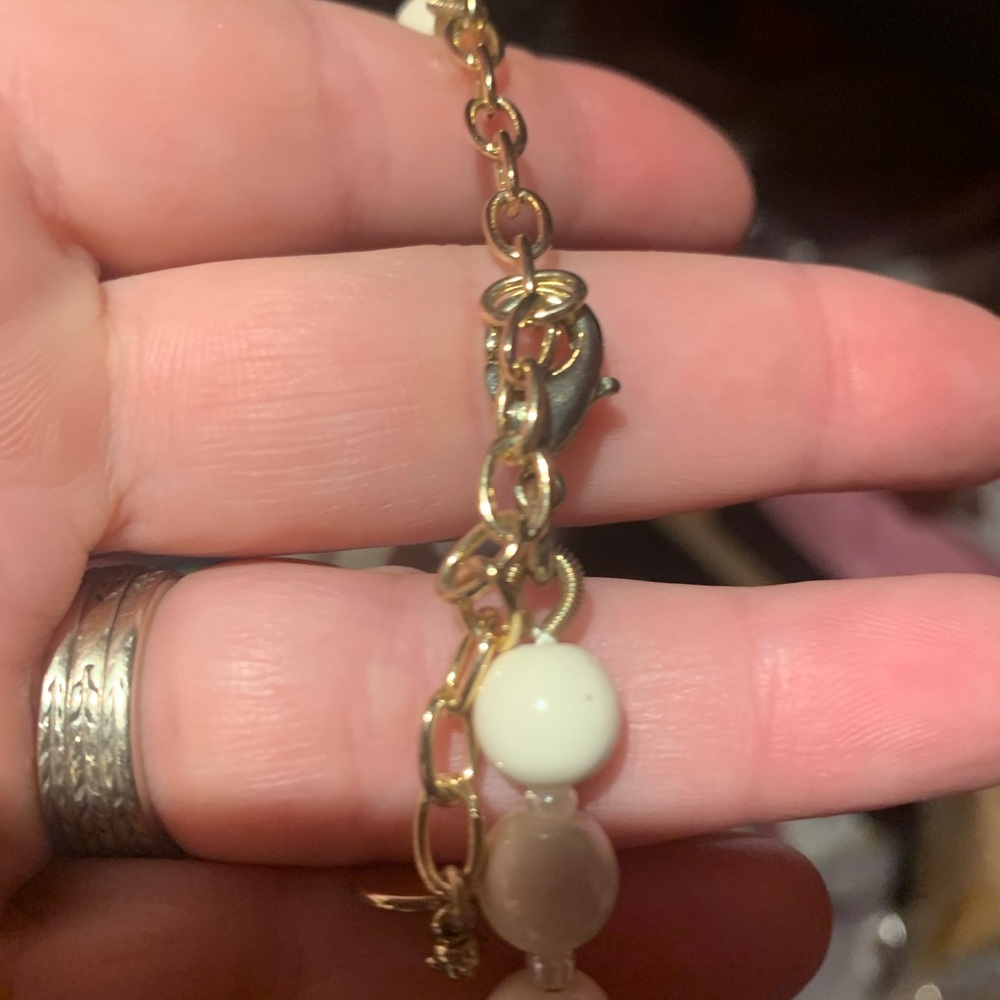 Talbots Off-White Daisy Floral Flowers Lucite Beaded Necklace - Picture 5 of 5